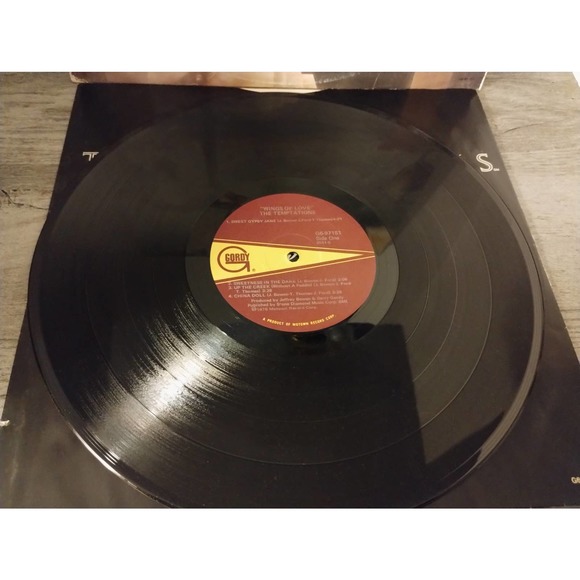 The TEMPTATIONS "Wings Of Love" Vinyl LP - Gordy Records G6-971S1 1976 - Picture 3 of 7